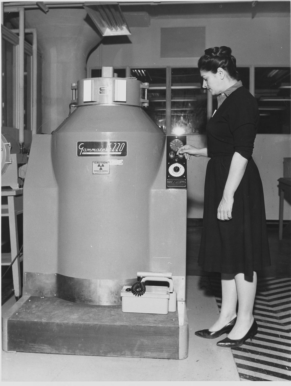 A Gammacell 220 cobalt-60 irradiator, about 1958